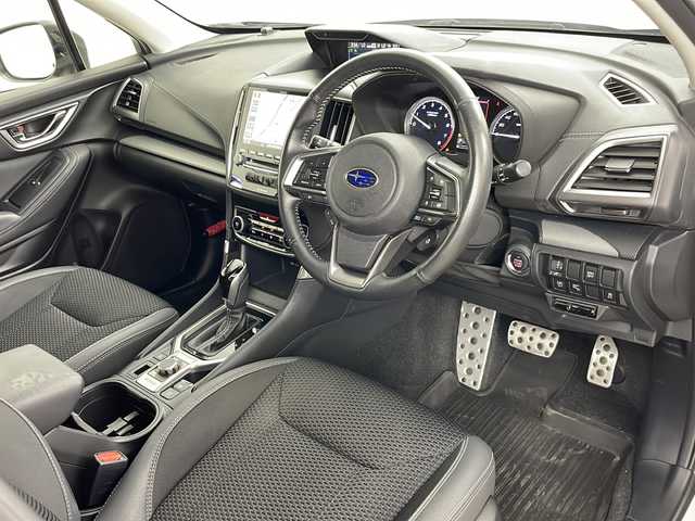 スバル フォレスター ハイブリッド アドバンス 道央・札幌 2019(令1)年 7.2万km クリスタルホワイトP ・ワンオーナー/・4WD/・純正ナビ&BT&DVD&CD/・サイド/バックカメラ/・アイサイト/・プリクラッシュブレーキ/・前側方プリクラッシュブレーキ/・緊急時プリクラッシュステアリング/・後退時ブレーキアシスト/・AT誤発進抑制制御/・AT誤後進抑制制御/・ツーリングアシスト/・全車速追従機能付クルーズコントロール/・定速クルーズコントロール/・車線逸脱抑制/・ふらつき警報/・先行車発進お知らせ機能/・青信号お知らせ機能/・標識認識機能/・電動パーキングブレーキ/・Siドライブ/・X-MODEAWD/・横滑り防止装置/・前席パワーシート/・前席シートヒーター/・ハーフレザーシート/・ステアリングヒーター/・パドルシフト/・ドアミラーヒーター/・電動格納ミラー/・ルーフレール/・LEDヘッドライト/・LEDフォグランプ/・オートライト/・スマートキー