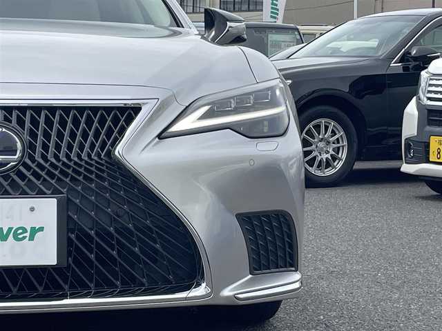レクサス ＬＳ 500h Iパッケージ 広島県 2021(令3)年 2万km シルバー オプションカラー「銀影ラスター」/サンルーフ/純正ナビ(CD/DVD/フルセグTV/Bluetooth)/全方位モニター/ETC2.0/前後ドライブレコーダー/白本革シート/・シートヒーター(D/N)/・エアシート(D/N)/・パワーシート(D/N)/レーダークルーズコントロール/コーナーセンサー/LEDヘッドライト/オートライト/オートマチックハイビーム/プッシュスタート/スペアキー/ステアリングヒーター/純正フロアマット/純正20インチアルミホイール