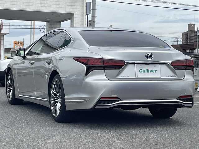 レクサス ＬＳ 500h Iパッケージ 広島県 2021(令3)年 2万km シルバー オプションカラー「銀影ラスター」/サンルーフ/純正ナビ(CD/DVD/フルセグTV/Bluetooth)/全方位モニター/ETC2.0/前後ドライブレコーダー/白本革シート/・シートヒーター(D/N)/・エアシート(D/N)/・パワーシート(D/N)/レーダークルーズコントロール/コーナーセンサー/LEDヘッドライト/オートライト/オートマチックハイビーム/プッシュスタート/スペアキー/ステアリングヒーター/純正フロアマット/純正20インチアルミホイール
