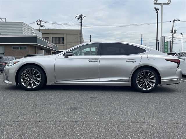 レクサス ＬＳ 500h Iパッケージ 広島県 2021(令3)年 2万km シルバー オプションカラー「銀影ラスター」/サンルーフ/純正ナビ(CD/DVD/フルセグTV/Bluetooth)/全方位モニター/ETC2.0/前後ドライブレコーダー/白本革シート/・シートヒーター(D/N)/・エアシート(D/N)/・パワーシート(D/N)/レーダークルーズコントロール/コーナーセンサー/LEDヘッドライト/オートライト/オートマチックハイビーム/プッシュスタート/スペアキー/ステアリングヒーター/純正フロアマット/純正20インチアルミホイール