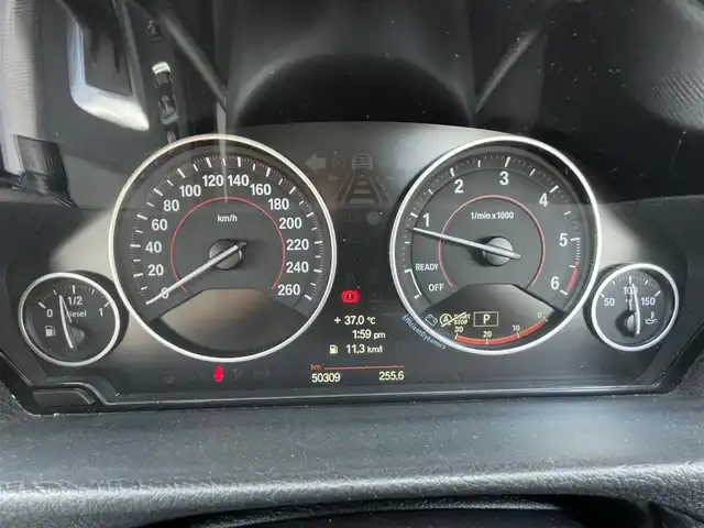 ＢＭＷ ３２０ｄ ブルーパフォーマンス ツーリング Mスポーツ 栃木県 2013(平25)年 5.1万km サファイアブラックP 純正ナビ/AM/FM/AUX/USB/CD/DVD/Bluetooth/ETC/バックカメラ/スマートキー/メモリー機能付パワーシート/コーナーセンサー/HIDオートライト/フロント/リアフォグ/パワーバックドア/横滑り防止装置/純正18インチAW/サイド/カーテンエアバッグ/トノカバー