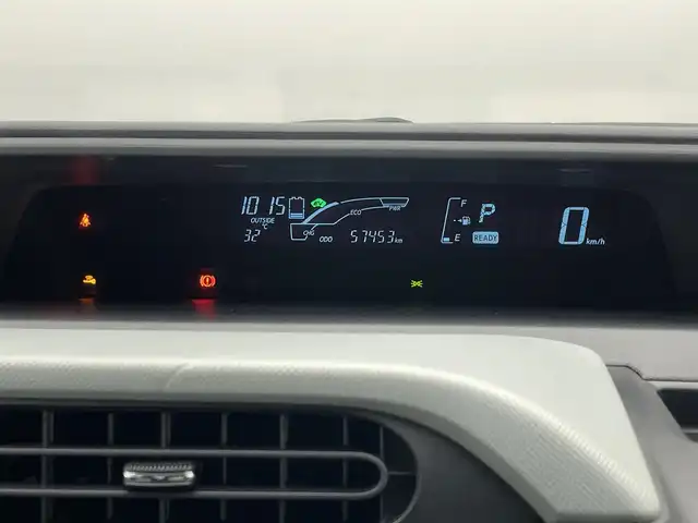 トヨタ アクア S 愛知県 2014(平26)年 5.8万km ライムホワイトパールクリスタルシャイン 純正ナビ　バックカメラ　ＥＴＣ　禁煙車　ＤＶＤ再生　ＴＶ　Ｂｌｕｅｔｏｏｔｈ　プッシュスタート　スマートキー　ＨＩＤヘッドライト　純正フロアマット　オートライト　電動格納ドアミラー　オートエアコン