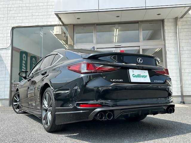 レクサス ＥＳ 300h Fスポーツ 埼玉県 2019(令1)年 9.7万km グラファイトブラックガラスフレーク メーカーナビ/【CD/DVD/フルセグ/Bluetooth】/サンルーフ/TRDエアロ/バックカメラ/デジタルインナーミラー/ブラインドスポットモニター/レーダークルールコントロール/プリクラッシュセーフティシステム/ETC/パワーシート/シートヒーター/エアーシート/ドライブレコーダー