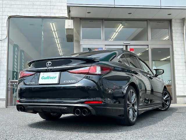 レクサス ＥＳ 300h Fスポーツ 埼玉県 2019(令1)年 9.7万km グラファイトブラックガラスフレーク メーカーナビ/【CD/DVD/フルセグ/Bluetooth】/サンルーフ/TRDエアロ/バックカメラ/デジタルインナーミラー/ブラインドスポットモニター/レーダークルールコントロール/プリクラッシュセーフティシステム/ETC/パワーシート/シートヒーター/エアーシート/ドライブレコーダー