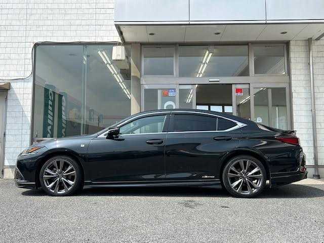 レクサス ＥＳ 300h Fスポーツ 埼玉県 2019(令1)年 9.7万km グラファイトブラックガラスフレーク メーカーナビ/【CD/DVD/フルセグ/Bluetooth】/サンルーフ/TRDエアロ/バックカメラ/デジタルインナーミラー/ブラインドスポットモニター/レーダークルールコントロール/プリクラッシュセーフティシステム/ETC/パワーシート/シートヒーター/エアーシート/ドライブレコーダー