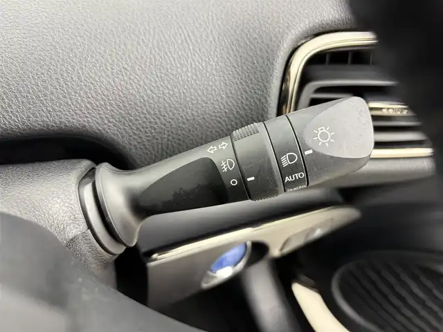 トヨタ プリウス S ツーリングセレ ブラックED 愛知県 2022(令4)年 3万km プレシャスブラックパール トヨタセーフティセンス/　・プリクラッシュセーフティ/　・アダプティブクルーズコントロール/　・レーンキープアシスト/純正ナビ付ディスプレイオーディオ/　ーBT/フルセグTV/USB/AppleCarPlay/AndroidAuto/バックカメラ/ビルトインETC/ドラレコ/レザーシート/シートヒーター/純正17インチAW/スマートキー/プッシュスタート