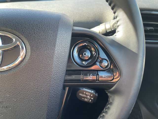 トヨタ プリウス S ツーリングセレ ブラックED 三重県 2022(令4)年 3.1万km プレシャスブラックパール 登録時30125km/トヨタセーフティセンス/　・プリクラッシュセーフティ/　・アダプティブクルーズコントロール/　・レーントレーシングアシスト/　・オートマチックハイビーム/　・ロードサインアシスト/純正ナビ付ディスプレイオーディオ/　・BT/フルセグTV/USB/AppleCarPlay/AndroidAuto/バックカメラ/ビルトインETC/ドラレコ/レザーシート/シートヒーター/純正17インチAW/スマートキー/プッシュスタート