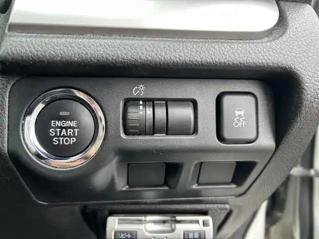 スバル インプレッサ スポーツ 1．6i－L 愛媛県 2012(平24)年 14.4万km サテンホワイトパール carrozzeria7型ナビ/黒革温電動シート/STiシフトノブ/STiフロントスポイラー/プッシュスタート/純正ラバーマット/ETC/横滑り防止装置/シガーソケット/ISOFIX/現状サマー(純正AW)(195/65/R15)/禁煙車
