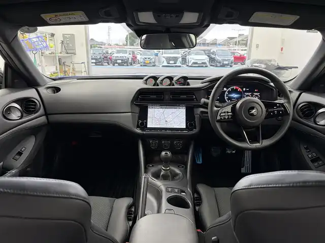 日産 フェアレディ Ｚ バージョンST 愛知県 2024(令6)年 0.1万km 青Ⅱ 6速MT/ターボ/純正9インチナビ/　　BT/フルセグ/BOSEサウンドシステム/バックカメラ/ビルトインETC2.0/革巻きステアリング/ステアリングリモコン/インテリジェントクルーズコントロール/インテリジェントエマージェンシーブレーキ/LDW/ふらつき防止機能/ハーフレザーシート/パワーシート/シートヒーター/純正LEDヘッドライト/リヤフォグランプ/純正19インチアルミホイール