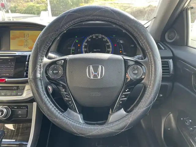 ホンダ アコード ハイブリッド LX 富山県 2014(平26)年 10.2万km ホワイトオーキッドパール ワンオーナー／/メーカーナビ／/フルセグＴＶ／/Ｂｌｕｅｔｏｏｔｈ／/ＤＶＤ再生／/バックカメラ／/前席パワーシート／/クルーズコントロール／/ステアスイッチ／/スマートキー／/プッシュスタート／/ＨＩＤオートライト/フォグライト