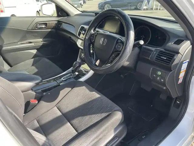 ホンダ アコード ハイブリッド LX 富山県 2014(平26)年 10.2万km ホワイトオーキッドパール ワンオーナー／/メーカーナビ／/フルセグＴＶ／/Ｂｌｕｅｔｏｏｔｈ／/ＤＶＤ再生／/バックカメラ／/前席パワーシート／/クルーズコントロール／/ステアスイッチ／/スマートキー／/プッシュスタート／/ＨＩＤオートライト/フォグライト