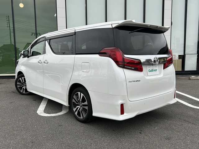 トヨタ アルファード S Cパッケージ 岐阜県 2020(令2)年 5.4万km パール 登録時走行距離53968km/純正ナビ/バックモニター/レザーシート/両側パワースライドドア/オットマン/ドアバイザー/ハンドルヒーター/シートヒーター/エアーシート/純正アルミ/純正フロアマット/パワーシート/禁煙車/ビルトインETC/スマートキー/プッシュスタート/LEDヘッドライト/オートマチックハイビーム/格納ミラー/オートホールド