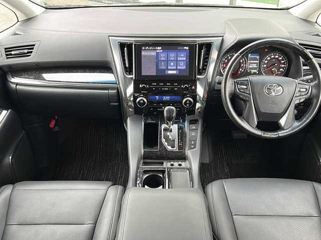 トヨタ アルファード S Cパッケージ 岐阜県 2020(令2)年 5.4万km パール 登録時走行距離53968km/純正ナビ/バックモニター/レザーシート/両側パワースライドドア/オットマン/ドアバイザー/ハンドルヒーター/シートヒーター/エアーシート/純正アルミ/純正フロアマット/パワーシート/禁煙車/ビルトインETC/スマートキー/プッシュスタート/LEDヘッドライト/オートマチックハイビーム/格納ミラー/オートホールド