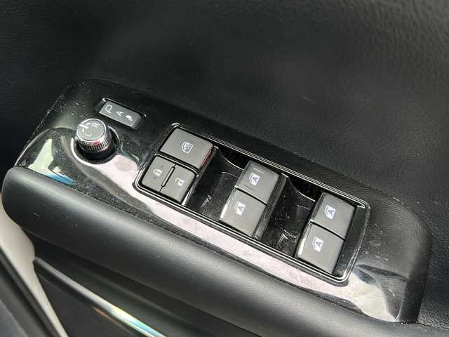 トヨタ アルファード S Cパッケージ 岐阜県 2020(令2)年 5.4万km パール 登録時走行距離53968km/純正ナビ/バックモニター/レザーシート/両側パワースライドドア/オットマン/ドアバイザー/ハンドルヒーター/シートヒーター/エアーシート/純正アルミ/純正フロアマット/パワーシート/禁煙車/ビルトインETC/スマートキー/プッシュスタート/LEDヘッドライト/オートマチックハイビーム/格納ミラー/オートホールド