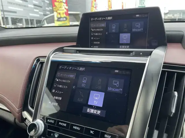 トヨタ クラウン ハイブリッド RS アドバンス 千葉県 2019(令1)年 6.7万km ホワイトパールクリスタルシャイン トヨタセーフティーセンス/・プリクラッシュセーフティー/・レーンディパーチャーアラート/・リヤクロストラフィックアラート/・リヤカメラディテクション/・ロードサインアシスト/・ブラインドスポットモニター/・パーキングサポートブレーキ/純正メーカーオプションナビ/・CD/DVD/MSV/Bluetooth/フルセグ/パノラミックビューカメラ/デジタルインナーミラー/パーキングアシスト/アダプティブクルーズコントロール/前後コーナーセンサー/パドルシフト/ヘッドアップディスプレイ/スマートキー/トランクイージークローザー/純正LEDヘッドライト/フォグランプ/純正18インチアルミホイール/社外前後ドライブレコーダー/ビルトインETC/本革巻きステアリング/ドアバイザー/サイド＆カーテンエアバッグ