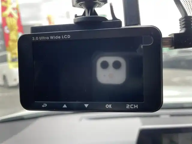 トヨタ クラウン ハイブリッド RS アドバンス 千葉県 2019(令1)年 6.7万km ホワイトパールクリスタルシャイン トヨタセーフティーセンス/・プリクラッシュセーフティー/・レーンディパーチャーアラート/・リヤクロストラフィックアラート/・リヤカメラディテクション/・ロードサインアシスト/・ブラインドスポットモニター/・パーキングサポートブレーキ/純正メーカーオプションナビ/・CD/DVD/MSV/Bluetooth/フルセグ/パノラミックビューカメラ/デジタルインナーミラー/パーキングアシスト/アダプティブクルーズコントロール/前後コーナーセンサー/パドルシフト/ヘッドアップディスプレイ/スマートキー/トランクイージークローザー/純正LEDヘッドライト/フォグランプ/純正18インチアルミホイール/社外前後ドライブレコーダー/ビルトインETC/本革巻きステアリング/ドアバイザー/サイド＆カーテンエアバッグ