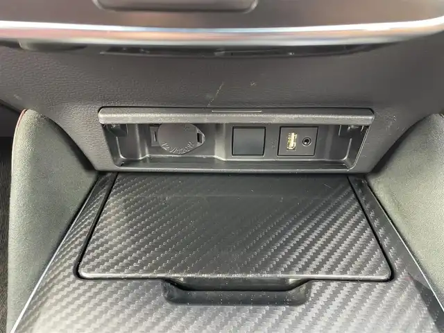 トヨタ クラウン ハイブリッド RS アドバンス 千葉県 2019(令1)年 6.7万km ホワイトパールクリスタルシャイン トヨタセーフティーセンス/・プリクラッシュセーフティー/・レーンディパーチャーアラート/・リヤクロストラフィックアラート/・リヤカメラディテクション/・ロードサインアシスト/・ブラインドスポットモニター/・パーキングサポートブレーキ/純正メーカーオプションナビ/・CD/DVD/MSV/Bluetooth/フルセグ/パノラミックビューカメラ/デジタルインナーミラー/パーキングアシスト/アダプティブクルーズコントロール/前後コーナーセンサー/パドルシフト/ヘッドアップディスプレイ/スマートキー/トランクイージークローザー/純正LEDヘッドライト/フォグランプ/純正18インチアルミホイール/社外前後ドライブレコーダー/ビルトインETC/本革巻きステアリング/ドアバイザー/サイド＆カーテンエアバッグ