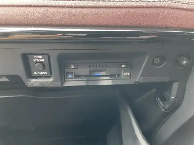 トヨタ クラウン ハイブリッド RS アドバンス 千葉県 2019(令1)年 6.7万km ホワイトパールクリスタルシャイン トヨタセーフティーセンス/・プリクラッシュセーフティー/・レーンディパーチャーアラート/・リヤクロストラフィックアラート/・リヤカメラディテクション/・ロードサインアシスト/・ブラインドスポットモニター/・パーキングサポートブレーキ/純正メーカーオプションナビ/・CD/DVD/MSV/Bluetooth/フルセグ/パノラミックビューカメラ/デジタルインナーミラー/パーキングアシスト/アダプティブクルーズコントロール/前後コーナーセンサー/パドルシフト/ヘッドアップディスプレイ/スマートキー/トランクイージークローザー/純正LEDヘッドライト/フォグランプ/純正18インチアルミホイール/社外前後ドライブレコーダー/ビルトインETC/本革巻きステアリング/ドアバイザー/サイド＆カーテンエアバッグ