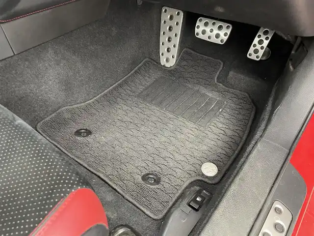 トヨタ ８６ GT リミテッド 群馬県 2016(平28)年 5.8万km ピュアレッド BLITZ車高調/＝＝＝＝＝/純正ディーラーナビ（NSZT-W66T)/・CD/DVD/SD(MSV)/Bluetooth/フルセグTV/================/ＢＬＩＴＺ車高調ハーフレザーシート　シートヒーター　純正７型ナビ　バックカメラ　パドルシフト　クルーズコントロール　前後ドライブレコーダー　ＥＴＣ　ＬＥＤヘッドライト　１７インチアルミホイール　禁煙車