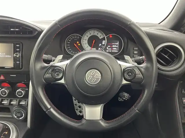 トヨタ ８６ GT リミテッド 群馬県 2016(平28)年 5.8万km ピュアレッド BLITZ車高調/＝＝＝＝＝/純正ディーラーナビ（NSZT-W66T)/・CD/DVD/SD(MSV)/Bluetooth/フルセグTV/================/ＢＬＩＴＺ車高調ハーフレザーシート　シートヒーター　純正７型ナビ　バックカメラ　パドルシフト　クルーズコントロール　前後ドライブレコーダー　ＥＴＣ　ＬＥＤヘッドライト　１７インチアルミホイール　禁煙車