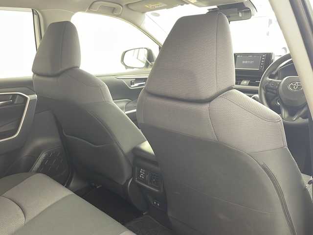 トヨタ ＲＡＶ４ X 兵庫県 2019(令1)年 3万km ホワイトパールクリスタルシャイン ・純正ナビ（NSCN-W68）/CD/Bluetooth/TV/・前後ドライブレコーダー/・ビルトインETC/・Toyota　Safety　Sense/プリクラッシュセーフティ/レーントレーシングアシスト/レーダークルーズコントロール/オートマチックハイビーム/ロードサインアシスト/・先行車発進告知機能/・パーキングサポートブレーキ/・クリアランスソナー/・ウインカー付きドアミラー/・純正フロアマット/・純正アルミホイール/・ＬＥＤヘッドライト/・スマートキー/・プッシュスタート