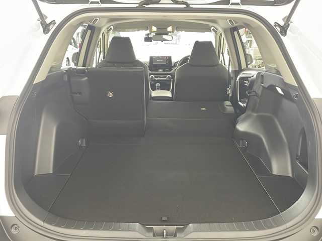 トヨタ ＲＡＶ４ X 兵庫県 2019(令1)年 3万km ホワイトパールクリスタルシャイン ・純正ナビ（NSCN-W68）/CD/Bluetooth/TV/・前後ドライブレコーダー/・ビルトインETC/・Toyota　Safety　Sense/プリクラッシュセーフティ/レーントレーシングアシスト/レーダークルーズコントロール/オートマチックハイビーム/ロードサインアシスト/・先行車発進告知機能/・パーキングサポートブレーキ/・クリアランスソナー/・ウインカー付きドアミラー/・純正フロアマット/・純正アルミホイール/・ＬＥＤヘッドライト/・スマートキー/・プッシュスタート