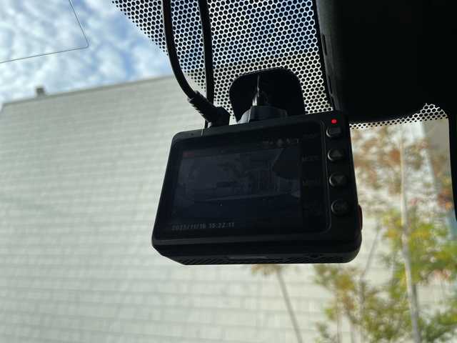 トヨタ プリウス S ツーリングセレクション 石川県 2016(平28)年 5.8万km パール 純正ナビ　フルセグＴＶ　バックカメラ　ＬＥＤヘッドライト　ＥＴＣ　黒革シート　レーダークルーズ　トヨタセーフティセンス　純正アルミ　スマートキー　シートヒーター　プッシュスタート　ドラレコ