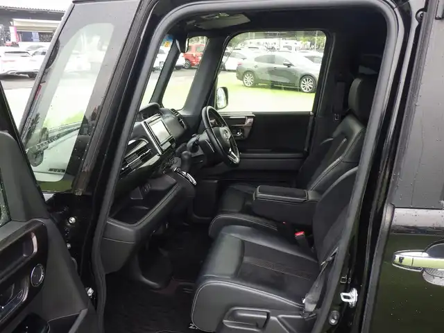 ホンダ Ｎ ＢＯＸ カスタム G EX ターボ ホンダセンシング 千葉県 2018(平30)年 5.9万km クリスタルブラックパール ホンダセンシング/・衝突軽減ブレーキ（CMBS）/・車線維持支援システム（LKAS）/・アダプティブクルーズコントロール（ACC）/・誤発進抑制機能/・後方誤発進抑制機能/両側パワースライドドア/ハーフレザーシート/純正メモリーナビ/地デジTV/【DVD/CD再生機能　Bluetooth接続】/バックカメラ/ドライブレコーダー/革巻きステアリング/パドルシフト/ETC/LEDヘッドライト/フォグライト/ウインカーミラー/リアコーナーセンサー/社外14インチアルミホイル/サイド/カーテンエアバッグ/Honda スマートキー