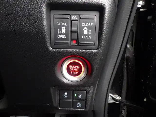 ホンダ Ｎ ＢＯＸ カスタム G EX ターボ ホンダセンシング 千葉県 2018(平30)年 5.9万km クリスタルブラックパール ホンダセンシング/・衝突軽減ブレーキ（CMBS）/・車線維持支援システム（LKAS）/・アダプティブクルーズコントロール（ACC）/・誤発進抑制機能/・後方誤発進抑制機能/両側パワースライドドア/ハーフレザーシート/純正メモリーナビ/地デジTV/【DVD/CD再生機能　Bluetooth接続】/バックカメラ/ドライブレコーダー/革巻きステアリング/パドルシフト/ETC/LEDヘッドライト/フォグライト/ウインカーミラー/リアコーナーセンサー/社外14インチアルミホイル/サイド/カーテンエアバッグ/Honda スマートキー