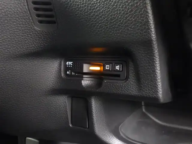 ホンダ Ｎ ＢＯＸ カスタム G EX ターボ ホンダセンシング 千葉県 2018(平30)年 5.9万km クリスタルブラックパール ホンダセンシング/・衝突軽減ブレーキ（CMBS）/・車線維持支援システム（LKAS）/・アダプティブクルーズコントロール（ACC）/・誤発進抑制機能/・後方誤発進抑制機能/両側パワースライドドア/ハーフレザーシート/純正メモリーナビ/地デジTV/【DVD/CD再生機能　Bluetooth接続】/バックカメラ/ドライブレコーダー/革巻きステアリング/パドルシフト/ETC/LEDヘッドライト/フォグライト/ウインカーミラー/リアコーナーセンサー/社外14インチアルミホイル/サイド/カーテンエアバッグ/Honda スマートキー