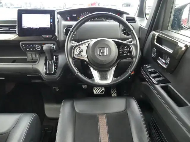 ホンダ Ｎ ＢＯＸ カスタム G EX ターボ ホンダセンシング 千葉県 2018(平30)年 5.9万km クリスタルブラックパール ホンダセンシング/・衝突軽減ブレーキ（CMBS）/・車線維持支援システム（LKAS）/・アダプティブクルーズコントロール（ACC）/・誤発進抑制機能/・後方誤発進抑制機能/両側パワースライドドア/ハーフレザーシート/純正メモリーナビ/地デジTV/【DVD/CD再生機能　Bluetooth接続】/バックカメラ/ドライブレコーダー/革巻きステアリング/パドルシフト/ETC/LEDヘッドライト/フォグライト/ウインカーミラー/リアコーナーセンサー/社外14インチアルミホイル/サイド/カーテンエアバッグ/Honda スマートキー