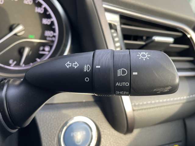 トヨタ カムリ WSレザーパッケージ 福岡県 2021(令3)年 6.2万km パール 純正９型ディスプレイオーディオ/ナビ機能付き／AppleCarPlay/Bluetooth/USB/パノラミックビューモニター/前後ドライブレコーダー/ヘッドアップディスプレイ/セーフティセンス/ブラインドスポットモニター/レーダークルーズコントロール/パワーシート/シートヒーター/オートライト/純正18インチアルミホイール/スマートキー/プッシュスタート