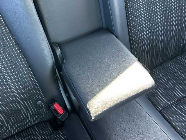 ホンダ ヴェゼル S 長野県 2015(平27)年 9.2万km ホワイトオーキッドパール ・純正7インチSDナビゲーション/CD DVD フルセグTV Bluetooth/・バックカメラ/・ETC/・ワンオーナー/・CTBA/・クルーズコントロール/・純正17インチアルミホイール/・アイドリングストップ/・横滑り防止装置/・LEDヘッドライト/・オートライト/・フォグライト/・シートヒーター(D/N)/・ルーフレール/・ウィンカーミラー/・電動格納ミラー/・フロアマット/・スマートキー/・エンジンプッシュスタート