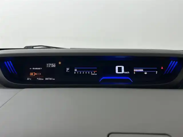 ホンダ フリード G ホンダセンシング 道央・札幌 2019(令1)年 4.8万km ホワイトオーキッドパール ・ワンオーナー/・４WD/・ギャザーズナビ（VXM-194VFi）/・CD/DVD/SD/BT/フルセグTV/・バックカメラ/・ビルトインETC/・純正エンジンスターター/・ホンダセンシング/・衝突被害軽減ブレーキ/・レーンキープアシスト/・アダプティブクルーズコントロール/・ステアリングスイッチ/・横滑り防止装置/・両側パワースライドドア/・前席シートヒーター/・ハロゲンヘッドライト/・ドアミラーウィンカー/・社外１５インチAW（冬タイヤ）/・積込夏タイヤ(185/65R15.残溝7mm＋純正キャップ付きスチールホイール)/・純正フロアマット/・プッシュスタート/・スマートキー/・スペアキー/・取扱説明書/・保証書