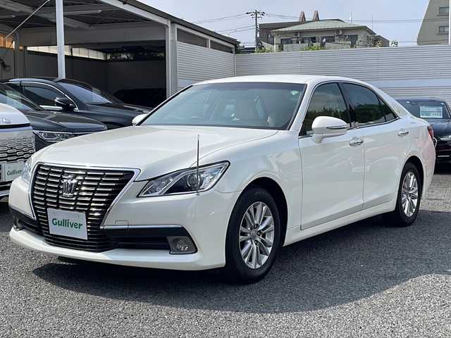 トヨタ クラウン ロイヤル ロイヤルサルーン 東京都 2013(平25)年 1.4万km ホワイトパールクリスタルシャイン ワンオーナー/保証書・取説・ナビ取説/Egプッシュスタート・スマートキー/MTモード付AT/走行モード/クルーズコントロール/前席パワーシート（運転席ランバーサポート）・後席一部パワージート/G-BOOK対応　8インチ純正HDDナビ/フルセグTV・DVD/CD/USB/BT/スーパーライブサウンドシステム/バックカメラ/ビルトインETC/純正16インチアルミ/HIDヘッドランプ・オートライト/トランクイージークロージャー/革巻きステアリング・ステアリングスイッチ