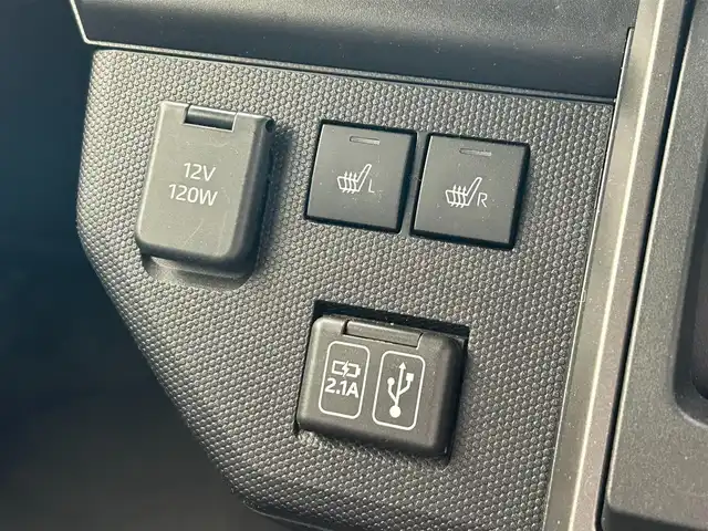 ダイハツ タフト G ターボ 滋賀県 2020(令2)年 2.2万km サンドベージュメタリック ガソリン/4WD(F4)/CVT/スカイフィールトップ/ルーフレール/9インチ純正ディスプレイオーディオ/(FM/AM/フルセグ/Bluetooth/USB)/パノラマモニター/バックカメラ/ETC/前後ドライブレコーダー/スマートアシスト/・プリクラッシュブレーキアシスト	/・踏み間違い防止アシスト	/・前方衝突防止支援システム	/・レーンキープアシスト	/・アダプティブクルーズコントロール/・標識検知機能/運転席・助手席シートヒーター/アイドリングストップ/電動格納ミラー/電動パーキング/ブレーキホールド/革巻きステアリング/ステアリングスイッチ/オートライト/LEDヘッドライト/フロントフォグ/フルオートエアコン/プッシュスタート/スマートキー/スペアキー/純正ゴムフロアマット