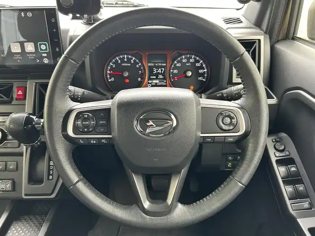 ダイハツ タフト G ターボ 滋賀県 2020(令2)年 2.2万km サンドベージュメタリック ガソリン/4WD(F4)/CVT/スカイフィールトップ/ルーフレール/9インチ純正ディスプレイオーディオ/(FM/AM/フルセグ/Bluetooth/USB)/パノラマモニター/バックカメラ/ETC/前後ドライブレコーダー/スマートアシスト/・プリクラッシュブレーキアシスト	/・踏み間違い防止アシスト	/・前方衝突防止支援システム	/・レーンキープアシスト	/・アダプティブクルーズコントロール/・標識検知機能/運転席・助手席シートヒーター/アイドリングストップ/電動格納ミラー/電動パーキング/ブレーキホールド/革巻きステアリング/ステアリングスイッチ/オートライト/LEDヘッドライト/フロントフォグ/フルオートエアコン/プッシュスタート/スマートキー/スペアキー/純正ゴムフロアマット