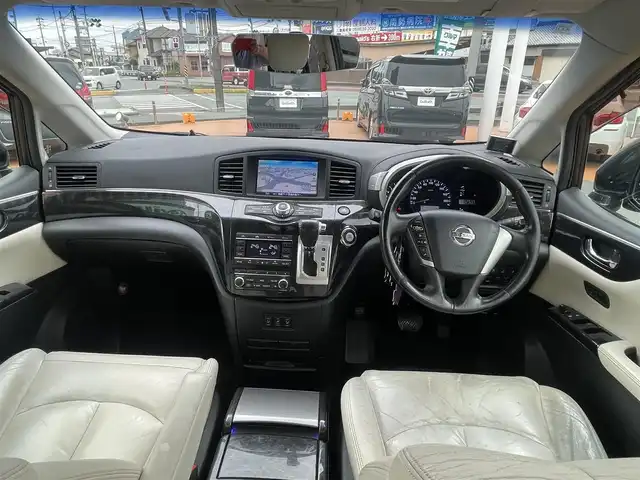 日産 エルグランド ライダー ハイパフォーマンス白本革パワーシート 三重県 2011(平23)年 10万km 黒 純正HDDメーカーナビ/アラウンドビューモニター/後席フリップダウンモニター/パワースライドドア（運転席側/助手席側）/パワーバックドア/225/55R18タイヤ/　＊18インチアルミホイール/パワーシート（運転席/助手席）/シートヒーター（運転席/助手席）/3列目格納シート/インテリジェントキー/プッシュスタート