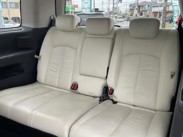 日産 エルグランド ライダー ハイパフォーマンス白本革パワーシート 三重県 2011(平23)年 10万km 黒 純正HDDメーカーナビ/アラウンドビューモニター/後席フリップダウンモニター/パワースライドドア（運転席側/助手席側）/パワーバックドア/225/55R18タイヤ/　＊18インチアルミホイール/パワーシート（運転席/助手席）/シートヒーター（運転席/助手席）/3列目格納シート/インテリジェントキー/プッシュスタート
