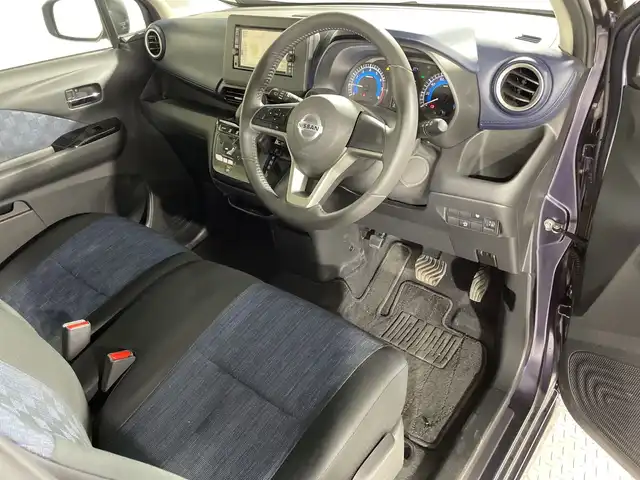 日産 デイズ ハイウェイスターX 神奈川県 2020(令2)年 1.5万km アメジストパープル 純正7型メモリーナビゲーション【MJ118D-W】/フルセグ　ipod SD　AM FM Bluetooth　USB　CD　VTR　AUX/バックカメラ/インテリジェントエマージェンシーブレーキ/車線逸脱警報/踏み間違い防止アシスト/車線逸脱防止支援システム/前方衝突予測警報/ふらつき警報/標識検知機能/先行車発進お知らせ/フロントバックソナー/アイドリングストップ/SOSコール/革巻きステアリング/自動防眩ミラー/プッシュスターター/インジェントキー/LEDヘッドランプ/LEDフロントフォグランプ/オートライト/ハイビームアシスト/純正サイドシル・リアスポイラー/純正１４インチアルミホイール