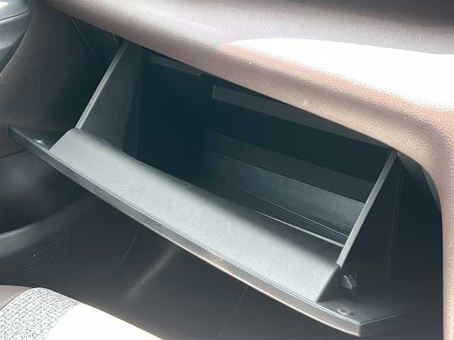 トヨタ ヤリスクロス ハイブリッド Z 茨城県 2022(令4)年 0.5万km ベージュ セーフティセンス/先行車発進告知機能/純正ナビ/　　BT/パノラミックビューモニター/ハンズフリーパワーバックドア/レーダークルーズコントロール/LEDオートライト/オートマチックハイビーム/パワーシート/シートヒーター/純正18インチアルミホイール/スマートキー/ETC