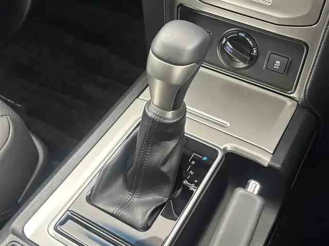 トヨタ ランドクルーザー プラド TX Lパッケージ マットブラED 福井県 2023(令5)年 0.6万km ホワイトパールクリスタルシャイン 純正９型ナビ/（Ｂｌｕｅｔｏｏｔｈ／ＴＶ／ＣＤ／ＤＶＤ/フルセグ）/バックカメラ/サンルーフ/ルーフレール/純正１８インチアルミホイール/純正ビルトインＥＴＣ/スマートキー/トヨタセーフティセンス/前後コーナーセンサー/ガナドールマフラー