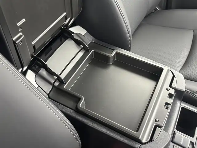 トヨタ ランドクルーザー プラド TX Lパッケージ マットブラED 福井県 2023(令5)年 0.6万km ホワイトパールクリスタルシャイン 純正９型ナビ/（Ｂｌｕｅｔｏｏｔｈ／ＴＶ／ＣＤ／ＤＶＤ/フルセグ）/バックカメラ/サンルーフ/ルーフレール/純正１８インチアルミホイール/純正ビルトインＥＴＣ/スマートキー/トヨタセーフティセンス/前後コーナーセンサー/ガナドールマフラー