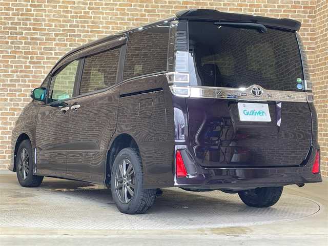 トヨタ ヴォクシー ZS 煌 岩手県 2018(平30)年 11.1万km ボルドーマイカメタリック ４WD/ALPINEビッグX１０インチナビ（Bluetooth CD DVD フルセグ）/ALPINE１０．１インチ後席モニター/両側パワースライドドア/クルーズコントロール/レーンアシスト/プリクラッシュセーフティ/バックカメラ/MTモード付きAT/寒冷地仕様/横滑り防止装置/オートハイビーム/LEDヘッドライト/エンジンスターター/アイドリングストップ/社外１５インチアルミホイール/3列シート/ロールサンシェード/シートバックテーブル