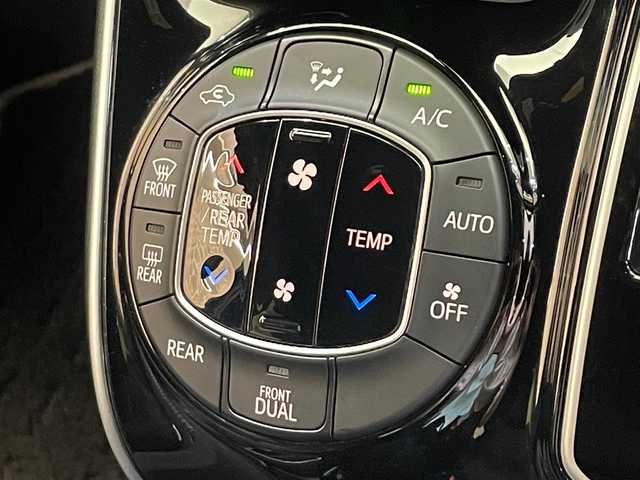 トヨタ ヴォクシー ZS 煌 岩手県 2018(平30)年 11.1万km ボルドーマイカメタリック ４WD/ALPINEビッグX１０インチナビ（Bluetooth CD DVD フルセグ）/ALPINE１０．１インチ後席モニター/両側パワースライドドア/クルーズコントロール/レーンアシスト/プリクラッシュセーフティ/バックカメラ/MTモード付きAT/寒冷地仕様/横滑り防止装置/オートハイビーム/LEDヘッドライト/エンジンスターター/アイドリングストップ/社外１５インチアルミホイール/3列シート/ロールサンシェード/シートバックテーブル
