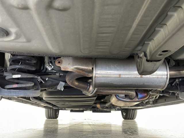 トヨタ ノア Si ダブルバイビーⅡ 長野県 2019(平31)年 6.5万km ブラック 純正SDナビ（型番:NSZT-Y68T）/（フルセグTV／CD／SD／BL／FM／AM）/バックカメラ/純正フリップダウンモニター/両側パワースライドドア/USBチャージャー/ビルトインETC/純正ドライブレコーダー（前）/16インチ社外ホイール付き冬タイヤ４本積込/レーダークルーズコントロール/衝突被害軽減システム/レーンキープアシストシステム/クリアランスソナー/16インチ純正アルミホイール/社外マット/LEDヘッドライト/オートマチックハイビーム/フォグランプ/オートライト/ドアバイザー/スマートキー/スペアキー