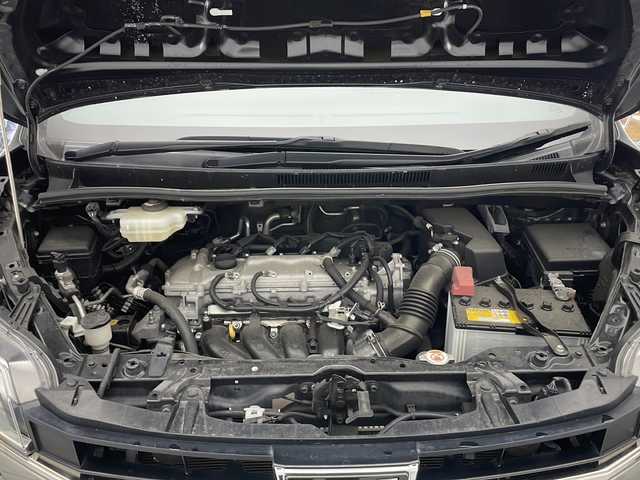 トヨタ ノア Si ダブルバイビーⅡ 長野県 2019(平31)年 6.5万km ブラック 純正SDナビ（型番:NSZT-Y68T）/（フルセグTV／CD／SD／BL／FM／AM）/バックカメラ/純正フリップダウンモニター/両側パワースライドドア/USBチャージャー/ビルトインETC/純正ドライブレコーダー（前）/16インチ社外ホイール付き冬タイヤ４本積込/レーダークルーズコントロール/衝突被害軽減システム/レーンキープアシストシステム/クリアランスソナー/16インチ純正アルミホイール/社外マット/LEDヘッドライト/オートマチックハイビーム/フォグランプ/オートライト/ドアバイザー/スマートキー/スペアキー