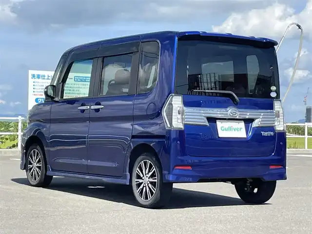 ダイハツ タント カスタム X トップED SA Ⅲ 佐賀県 2017(平29)年 6.9万km ディープブルークリスタルマイカ 社外7型ナビゲーション「MDV-D404BT」/・AM/FM/BT/CD/DVD/フルセグ//・バックカメラ/片側パワースライドドア/USB入力端子/スマートキー/・スペアキー1本/LEDヘッドライト/・オートマチックハイビーム/黒ハーフレザーシート/シートヒーター「運転席/」/ドアバイザー/ミラクルオープンドアー/・スマートアシストIII/・衝突回避支援ブレーキ機能（対車両・対歩行者）/・衝突警報機能（対車両・対歩行者）/・誤発進抑制制御機能（前方・後方）/・VSC（車両安定制御システム）/・TRC（トラクションコントロール）/・ABS（EBD付）/・ヒルホールドシステム（坂道発進補助）/・エマージェンシーストップシグナル（急ブレーキ時にハザード点滅）