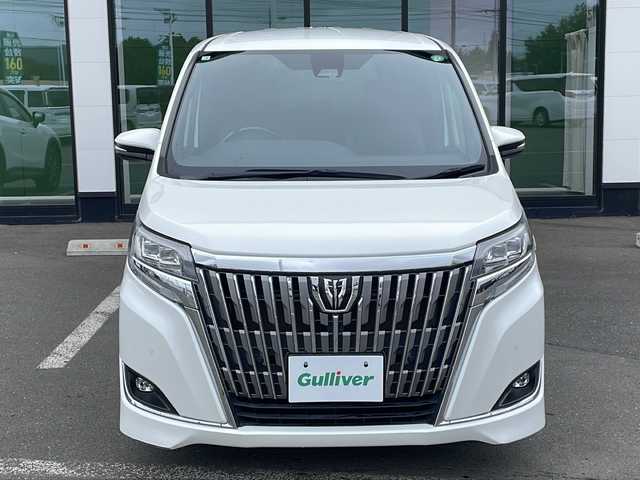 トヨタ エスクァイア Gi 道東・釧路十勝 2019(令1)年 7万km ホワイトパールクリスタルシャイン ・４WD/・寒冷地仕様/・社外SDメモリナビ/（CD・AM・FM・BT）/・バックカメラ/・合皮シート/・前席シートヒーター/・クルーズコントロール/・オートハイビーム/・プリクラッシュセーフティ/・白線逸脱防止機能/・衝突被害軽減ブレーキ/・アイドリングストップ/・フォグライト/・電動格納ミラー/・社外ドアバイザー/・社外フロアマット/・純正15インチアルミホイール/・