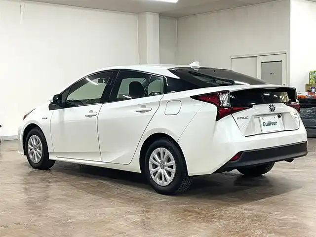 トヨタ プリウス S 道央・札幌 2020(令2)年 9.7万km ホワイトパールクリスタルシャイン 4WD/寒冷地仕様/社外ナビ AVIC-カロッツェリア RZ403/CD/DVD/BT/USB/SD/AUX/iPod/バックカメラ/ステアリングリモコン/プッシュスターター/スマートキー×2/LEDヘッドライト/オートハイビーム/トヨタセーフティーセンス/・衝突軽減ブレーキ/・横滑り防止装置/・レーンキープアシスト/レーダークルーズコントロール/前方ドラレコ/ETC/フロントワイパーデアイサー/純正フロアマット/取扱説明書